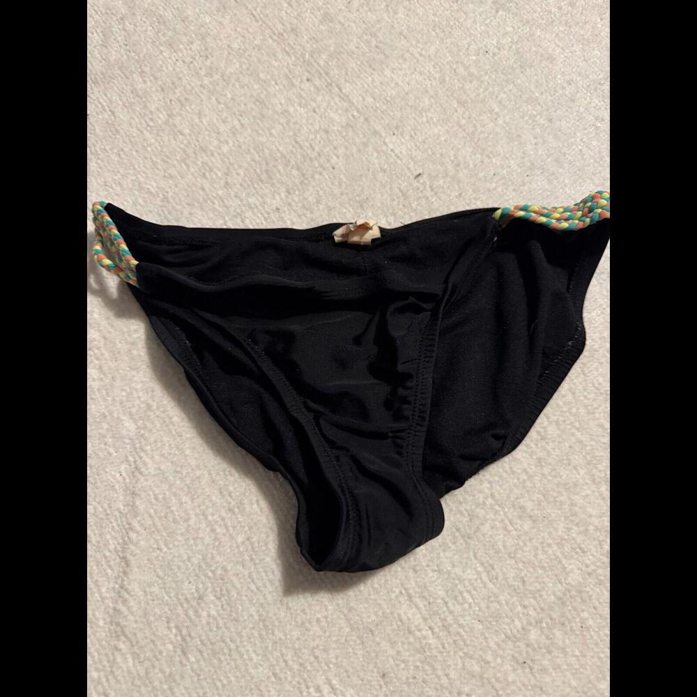 Xhileration black and multicolored bottoms size small